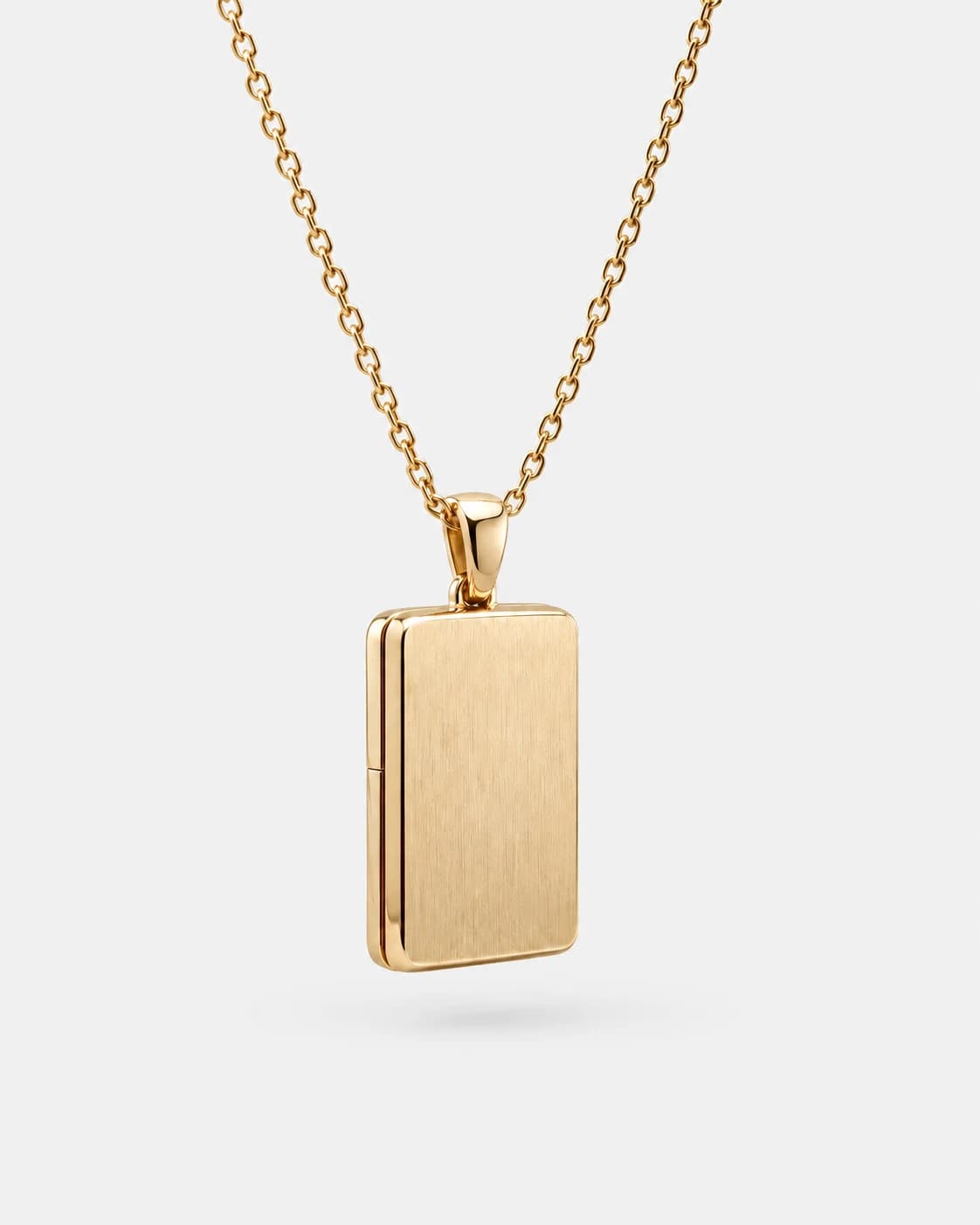 Planar Locket, 18k Gold Vermeil — close-up detail