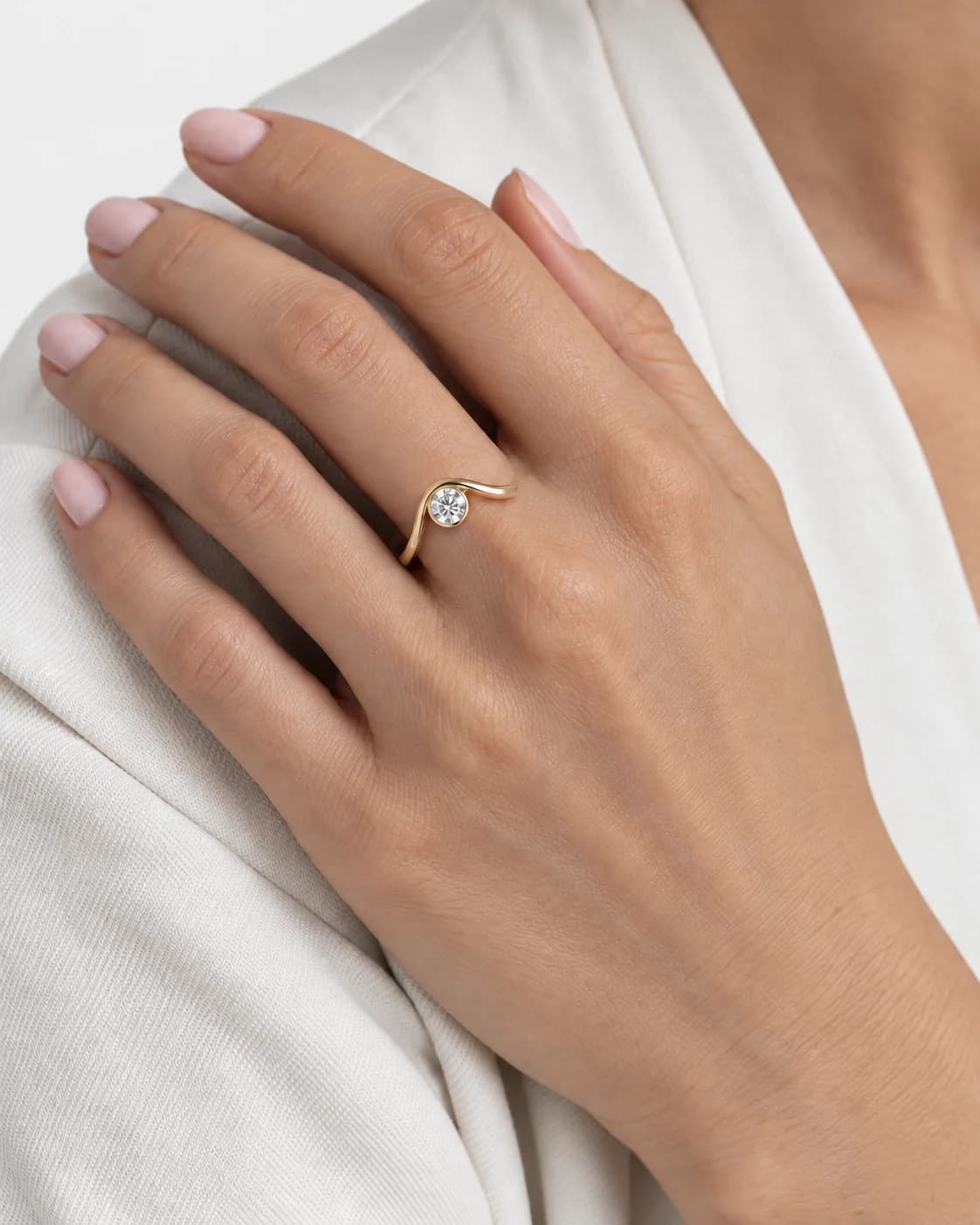 Solitaire Arch Ring, 18k Solid Gold — worn on a model