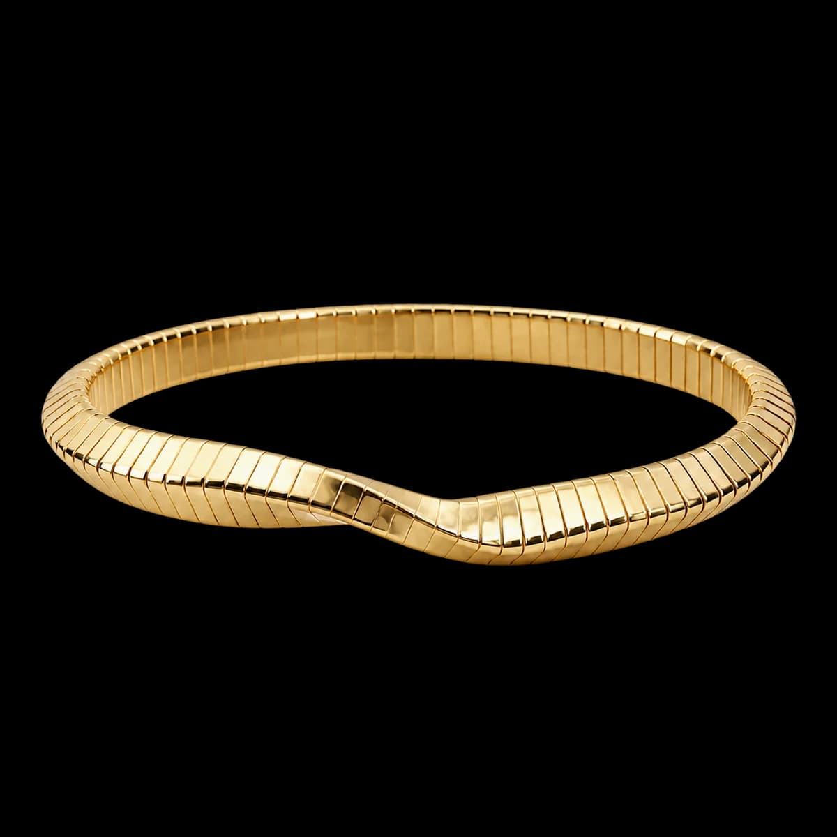 Möbius Twist Bangle, 18k Solid Gold — studio view